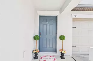 7011 King Crk Dr, Sun City Center, FL 33573 - Photo 5