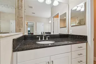 2566 Lk Mnr Dr, Land O Lakes, FL 34639 - Photo 41