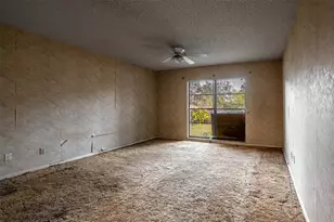 14841 Oak Vine Dr, Lutz, FL 33559 - Photo 17