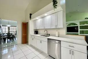 4710 Cresson Ct, Tampa, FL 33624 - Photo 7