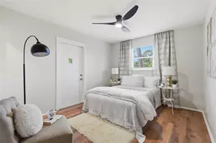 15367 Bedford Cir E, Clearwater, FL 33764 - Photo 13