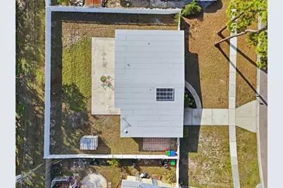 15367 Bedford Circle E, Clearwater, FL 33764 - Photo 29