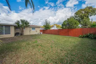 2122 W Erna Dr, Tampa, FL 33603 - Photo 45