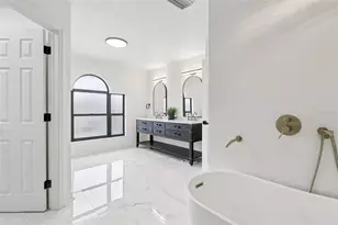 120 8th St E, Tierra Verde, FL 33715 - Photo 49