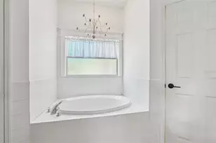 12707 Linda Dr, Tampa, FL 33612 - Photo 19