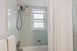 750 Burlington Ave N, Saint Petersburg, FL 33701 - Photo 29