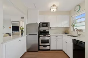 750 Burlington Ave N, Saint Petersburg, FL 33701 - Photo 3