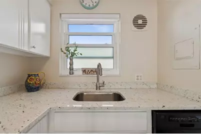 750 Burlington Avenue N #4L, Saint Petersburg, FL 33701 - Photo 17