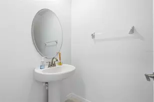 6451 Beverly Hls Dr, Zephyrhills, FL 33541 - Photo 7