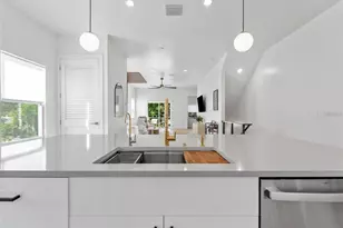 102 W Adalee, Tampa, FL 33603 - Photo 11