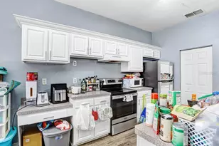 5031 Sunridge Palms Dr, Tampa, FL 33617 - Photo 7