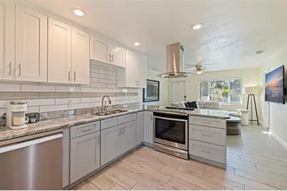 8011 26th Avenue N, Saint Petersburg, FL 33710 - Photo 3