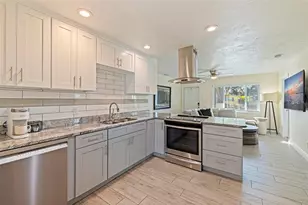 8011 26th Ave N, Saint Petersburg, FL 33710 - Photo 3