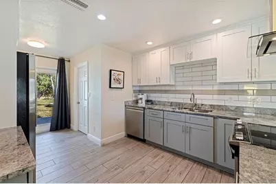 8011 26th Avenue N, Saint Petersburg, FL 33710 - Photo 9