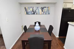 8718 Mallard Reserve Dr, Tampa, FL 33614 - Photo 9