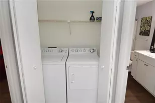 8718 Mallard Reserve Dr, Tampa, FL 33614 - Photo 19