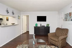 8718 Mallard Reserve Dr, Tampa, FL 33614 - Photo 11