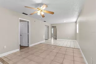 704 W Alamo Dr, Lakeland, FL 33813 - Photo 9