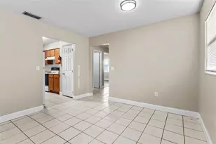 704 W Alamo Dr, Lakeland, FL 33813 - Photo 11