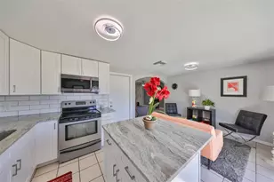 6025 Florida Cir S, Apollo Beach, FL 33572 - Photo 11