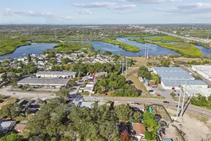 727 Locust St, Tarpon Springs, FL 34689 - Photo 41