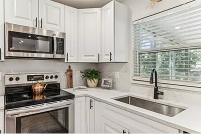 727 Locust Street, Tarpon Springs, FL 34689 - Photo 13