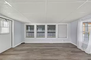 37303 Kinkaid Dr, Zephyrhills, FL 33541 - Photo 9