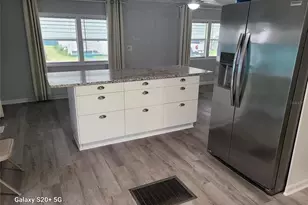 37303 Kinkaid Dr, Zephyrhills, FL 33541 - Photo 7