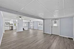 37303 Kinkaid Dr, Zephyrhills, FL 33541 - Photo 11