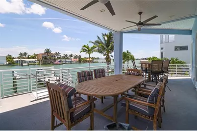 11105 5th Street E, Treasure Island, FL 33706 - Photo 15