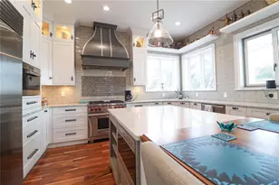 11105 5th St E, Treasure Island, FL 33706 - Photo 5