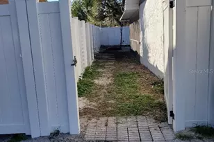 7607 Winging Way Dr, Tampa, FL 33615 - Photo 19