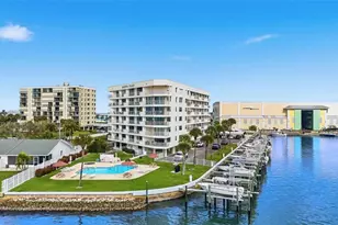 2539 Gary Cir, Dunedin, FL 34698 - Photo 37