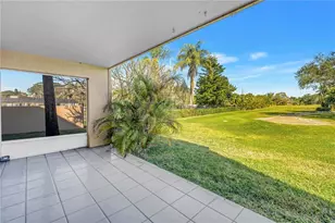 1605 Royal Palm Dr S, Gulfport, FL 33707 - Photo 39