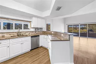 1605 Royal Palm Dr S, Gulfport, FL 33707 - Photo 17