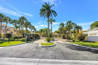 1605 Royal Palm Drive S #A, Gulfport, FL 33707 - Photo 3