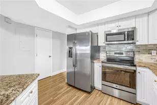 1605 Royal Palm Dr S, Gulfport, FL 33707 - Photo 15