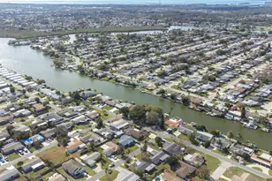 3711 Elmwood Dr, Holiday, FL 34691 - Photo 41