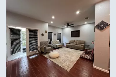 8210 Down Royal Road, Tampa, FL 33610 - Photo 9
