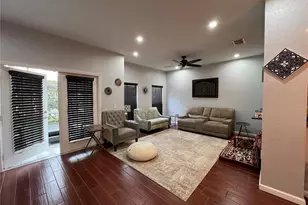 8210 Down Royal Rd, Tampa, FL 33610 - Photo 9