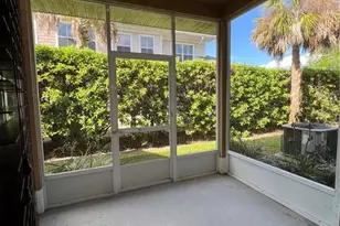 8210 Down Royal Rd, Tampa, FL 33610 - Photo 35
