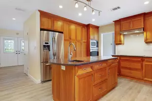 9210 Grand Blanc Dr, Seminole, FL 33777 - Photo 21