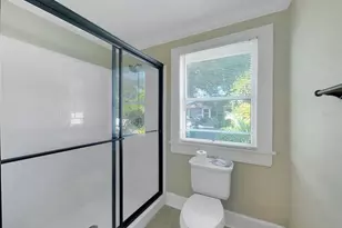 614 8th St N, Saint Petersburg, FL 33701 - Photo 17