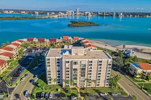 855 Bayway Blvd, Clearwater Beach, FL 33767 - Photo 9