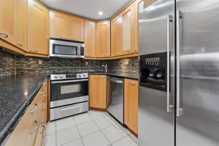 1207 Pine Ridge Cir W, Tarpon Springs, FL 34688 - Photo 11