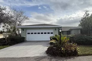 1402 Ingram Dr, Sun City Center, FL 33573 - Photo 3