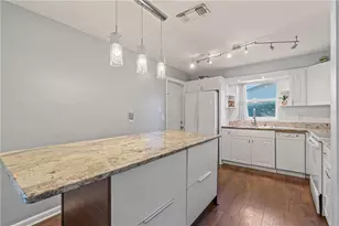2040 Forest Dr, Clearwater, FL 33763 - Photo 9
