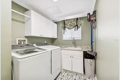 15011 Lake Emerald Boulevard, Tampa, FL 33618 - Photo 33