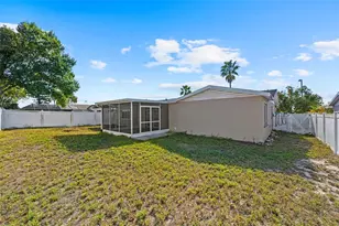 8615 Newton Dr, Port Richey, FL 34668 - Photo 25