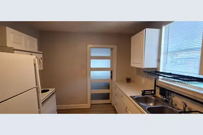 821 Newton Avenue S, Saint Petersburg, FL 33701 - Photo 15